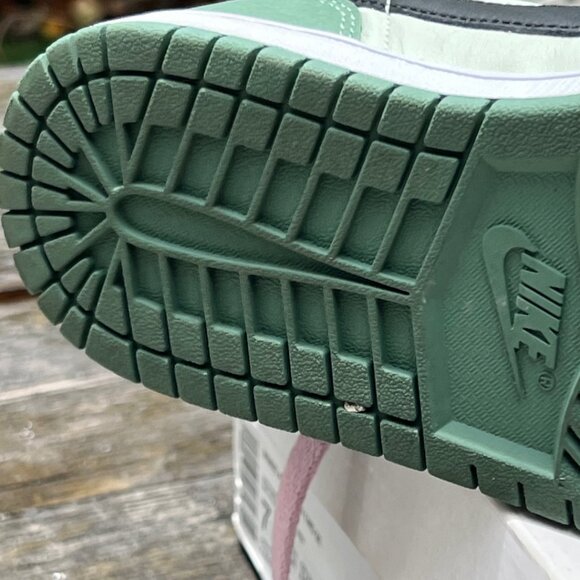 Womans NIKE Air Jordan 1 Mid SE Dutch Green Sneakers 7 with Box - Picture 9 of 16